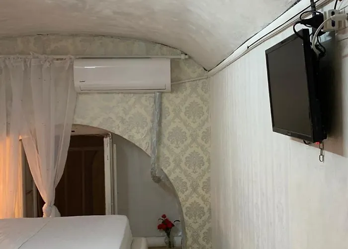 Apartment Arch House