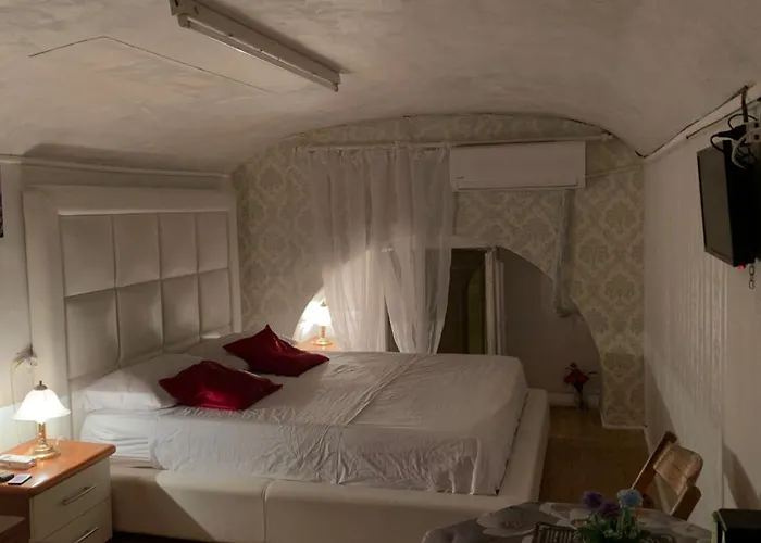 Arch House Apartment *